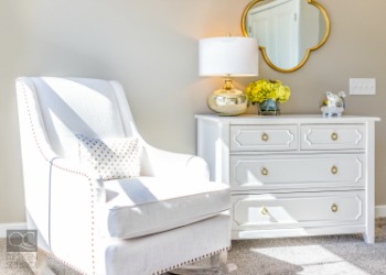 The slow season can be difficult for home staging professionals. Make sure you are supplementing your income as best as you can! Here is our guide to finding home staging jobs during the slow season!